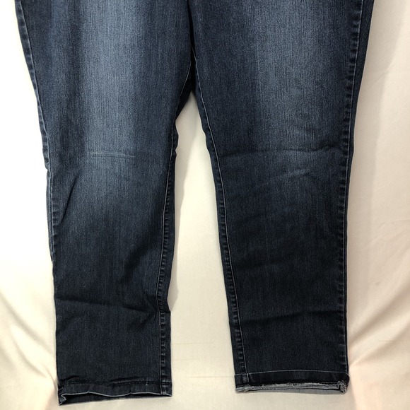 Liz Claiborne Women's XL. Dark Denim jeans - Picture 6 of 15